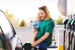 Thường xuyên đổ xăng có thể giúp bạn tiết kiệm tiền