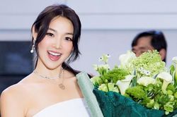 Loạt ảnh hé lộ nhan sắc thật qua 'camera thường' của 'nàng Hậu' quốc tế này khiến V-net 'ngỡ ngàng'