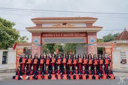 Gần 100% học sinh của 2 lớp trường huyện đạt điểm 9 môn Ngữ văn