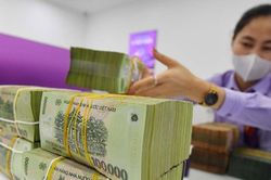 Lãi suất liên ngân hàng rơi về vùng đáy lịch sử