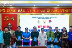 Công đoàn viên chức, Hội Cựu chiến binh và Đoàn Khối Các cơ quan tỉnh Nghệ An phối hợp tổ chức hành trình tri ân