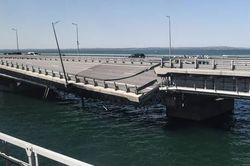 Cầu Crimea mở cửa lại một phần sau vụ tấn công