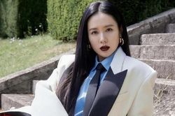 Mới sinh con nhưng Son Ye Jin khoe diện mạo cùng thần thái cực ngầu