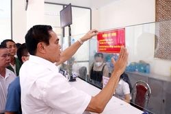 Chủ tịch tỉnh công khai điện thoại cá nhân để tiếp nhận tiêu cực khi làm sổ đỏ