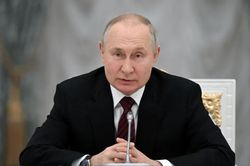 Tổng thống Putin tuyên bố đáp trả mạnh mẽ vụ tấn công cầu Crimea
