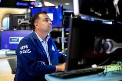 Chứng khoán Mỹ bùng nổ 6 phiên liên tiếp, Dow Jones cao nhất từ đầu năm