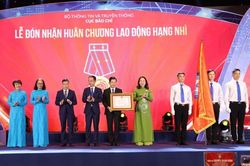 Cục Báo chí đón nhận Huân chương Lao động hạng Nhì
