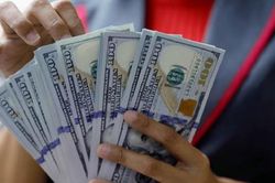 Bản tin tài chính sáng 19/7: Vàng và dầu cùng tăng giá, USD hồi phục