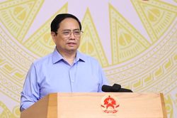 Thủ tướng Chính phủ yêu cầu tiếp tục cắt giảm tối đa các thủ tục hành chính rườm rà, phức tạp