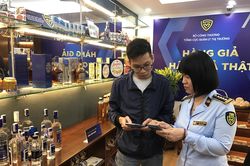 Buôn lậu, hàng giả: Thủ đoạn tinh vi hơn, ẩn mình nhờ công nghệ
