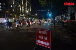 Uống 3 lon bia, nam sinh viên nhận phạt kịch khung
