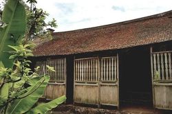 Về thăm ngôi nhà Bá Kiến, 112 năm vẫn vững chãi, mọi ngóc ngách đều toát lên mùi thời gian