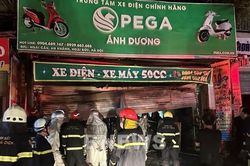 Hà Nội: Cháy cửa hàng kinh doanh xe đạp, xe máy điện làm 3 người tử vong