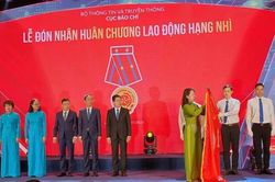 Cục Báo chí đón nhận Huân chương Lao động hạng nhì nhân kỷ niệm 20 năm thành lập