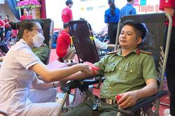Tuyên Quang hưởng ứng 'Hành trình đỏ - kết nối dòng máu Việt'