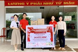 Công ty TNHH Thương mại Dịch vụ Trang Quân: Tặng 200 suất quà cho bệnh nhân đang điều trị tại Bệnh viện Đa khoa tỉnh Tuyên Quang