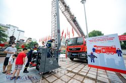 Hà Nội: Chiêm ngưỡng xe thang có độ cao khủng tại triển lãm quốc tế PCCC