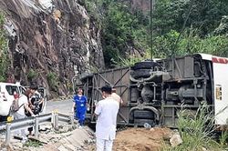 Vụ lật xe 4 người chết ở Khánh Hòa: Tài xế âm tính ma túy, không nồng độ cồn