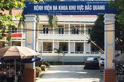 Loại bỏ khối u quái chứa da, tóc, răng, bã đậu cho cô gái 19 tuổi