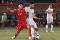 Bóng lăn trên bàn phím: CĐV kỳ vọng VAR nâng tầm V-League