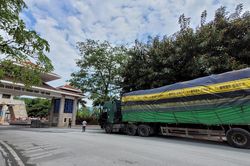 Cửa khẩu quốc tế Thanh Thủy giảm phí dịch vụ để thúc đẩy hoạt động xuất nhập khẩu