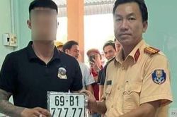 Cà Mau có thêm người bấm được biển số 'ngũ quý' 777.77