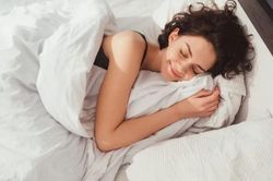 Ngủ đúng cách có tác dụng đốt mỡ ngang một tiếng chạy bộ