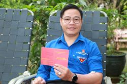 Giảng viên người Mường đam mê công tác thiện nguyện