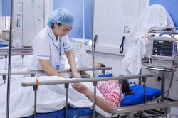 Cơ sở để xây dựng giá khám bệnh hợp lòng dân
