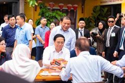 Thủ tướng Phạm Minh Chính và Thủ tướng Malaysia tham quan Phố Sách Hà Nội
