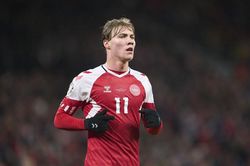 PSG quyết qua mặt Man Utd trong vụ mua 'Haaland mới'