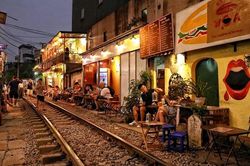 Đổi mới cách phục vụ để níu chân du khách