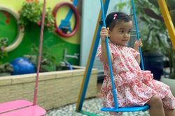 Võ Hạ Trâm chia sẻ câu chuyện hài hước trong ngày đầu tiên con gái đi học