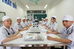 Công bố điểm sàn ngành y khoa, sư phạm