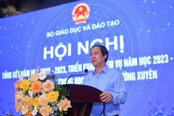 Bộ trưởng Giáo dục Đào tạo yêu cầu không làm khó học sinh lớp 10 chuyển trường