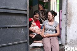 Niềm tin vào tương lai của nữ thủ khoa kép