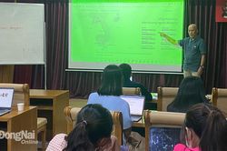Viết về môi trường, sức khỏe bằng báo chí kể chuyện