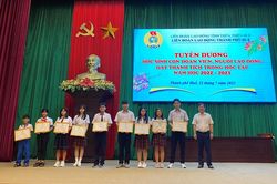 Tuyên dương 840 học sinh con đoàn viên, người lao động