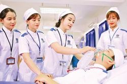 Công bố điểm sàn xét tuyển nhóm ngành sức khỏe và đào tạo giáo viên