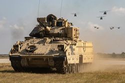 Ukraine phải 'xóa sổ' nhiều xe tăng Bradley do thiếu phụ tùng thay thế