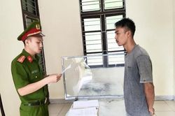 Con rể 'cuỗm' hơn 87 triệu đồng của bố vợ rồi giấu vào bể nước trên mái nhà