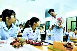 Năm nay, điểm sàn nhóm ngành Sức khỏe cao nhất là bao nhiêu?