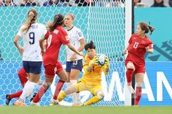 World Cup nữ 2023: 'Những cô gái kim cương' Việt Nam thi đấu kiên cường trước đương kim vô địch thế giới