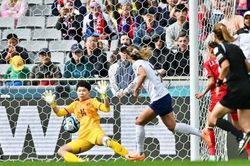World Cup 2023: Kim Thanh - thủ môn cản phá thành công quả penalty của đội tuyển Mỹ
