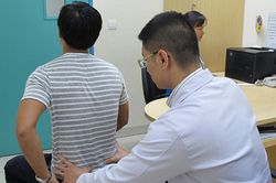 Thoái hóa cột sống thắt lưng là gì, nguyên nhân, triệu chứng và phương pháp điều trị