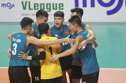 ĐT bóng chuyền Việt Nam ngược dòng nghẹt thở, giành chiến thắng đầu tiên ở SEA V.League