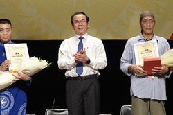 Thành phố Hồ Chí Minh: Trao Giải thưởng và Học bổng Trần Văn Khê lần đầu tiên