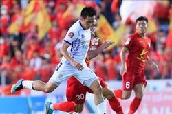 Kết quả HL Hà Tĩnh 2-2 Hà Nội FC: Văn Quyết 'nổ súng' sau 8 trận bị treo giò; Kylian Mbappe phải tập với nhóm cầu thủ 'cá biệt' ở PSG