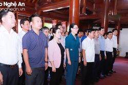Lãnh đạo tỉnh Quảng Ngãi dâng hoa, dâng hương tưởng niệm các anh hùng liệt sĩ tại Nghệ An