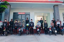 Bắt giữ nhóm thanh, thiếu niên chạy xe tốc độ cao lạng lách, đánh võng